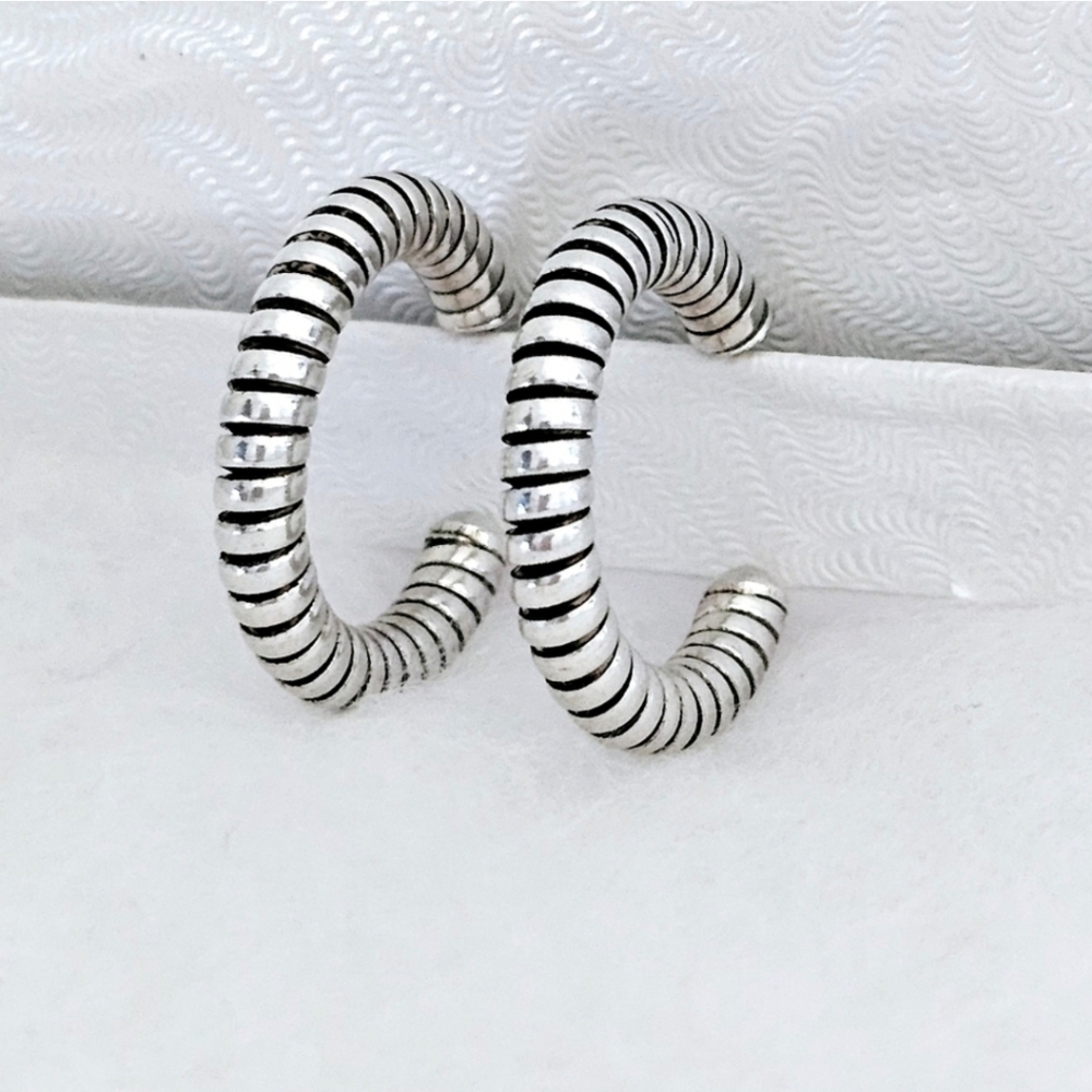 Silpada Super Rare Sterling Silver Twisted Hoop Vintage Earrings P0091